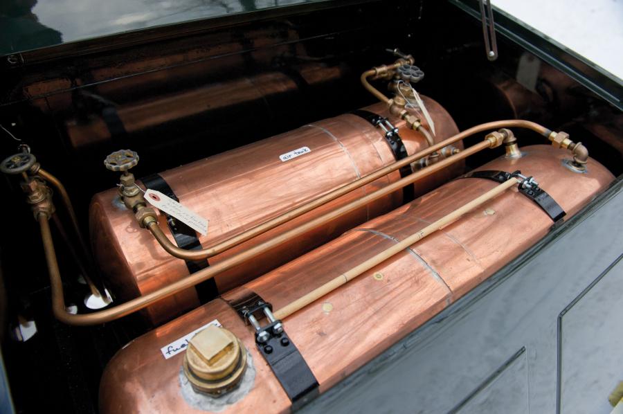 Багажник Locomobile Runabout 1904 года  (фото 16 из 17)